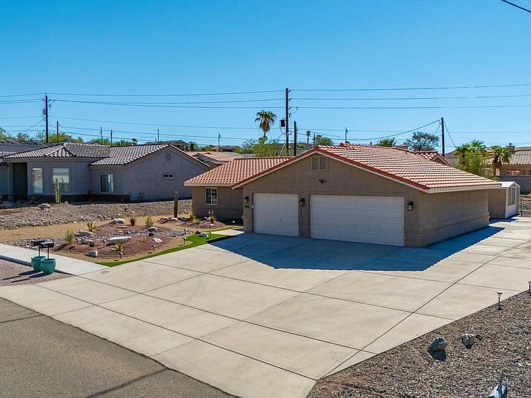 3350 Fountain Palm Dr photo 3