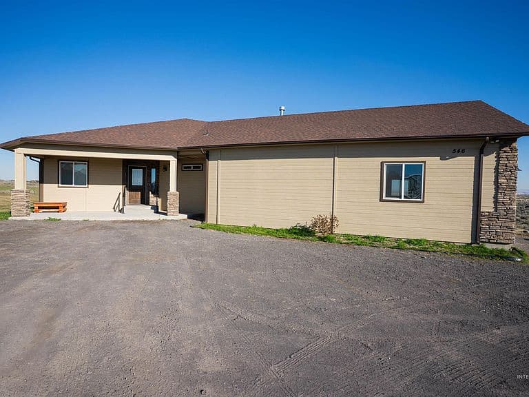 546 Arrowhead Cir photo 1