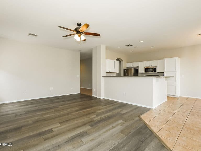 10 E MILL REEF Drive photo 4