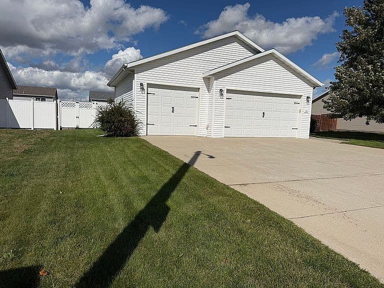 152 Dolan Dr photo 3