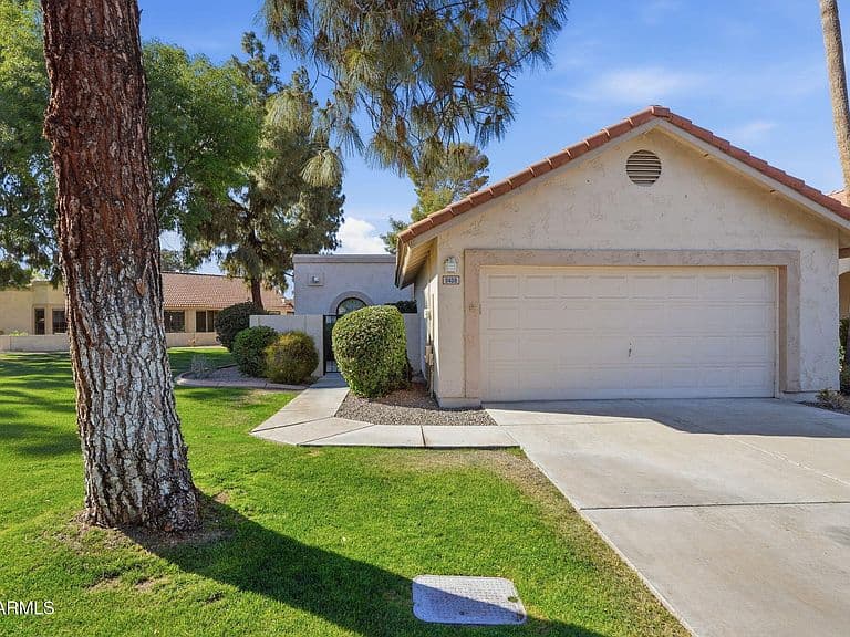 9408 W Morrow Drive photo 1