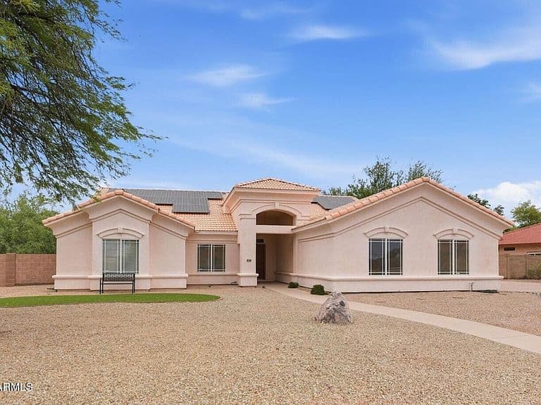 320 E QUAIL Court photo 2