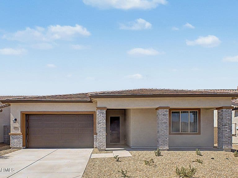 22204 W BLACKHAWK Drive photo 1