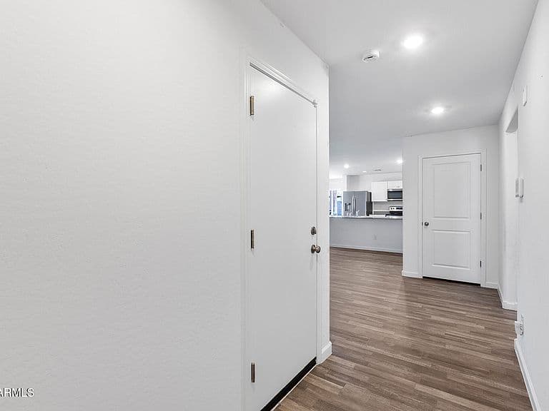 1411 E JAYCIE Drive photo 4