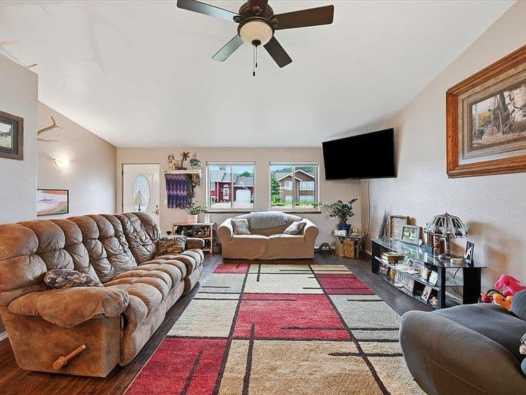 654 Teton Way photo 4