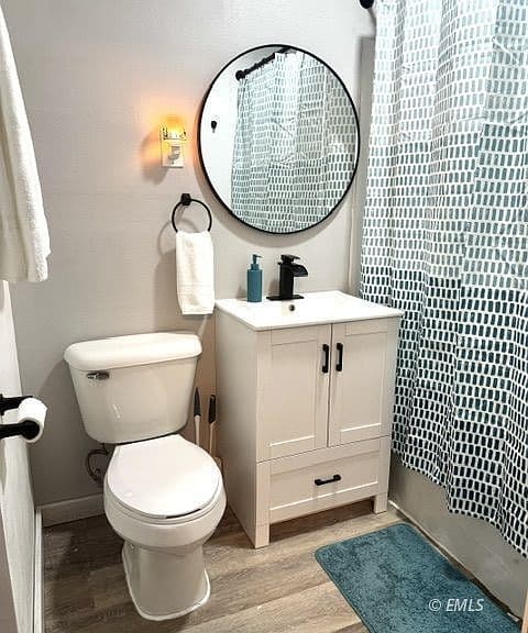 2211 Stower St photo 4
