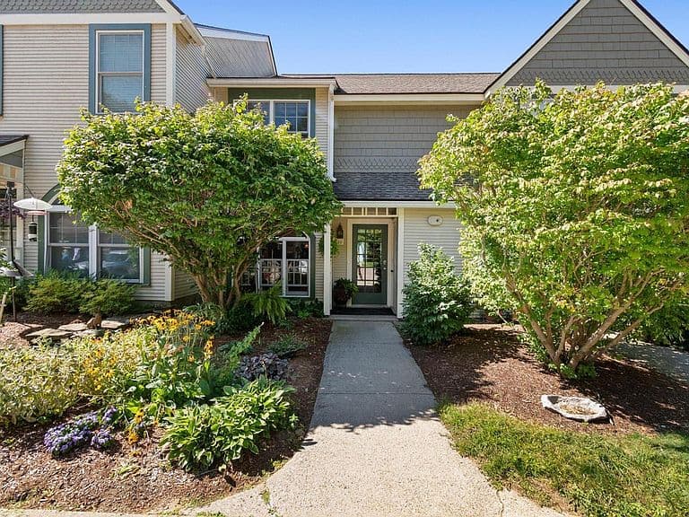 35 Northshore Drive photo 2