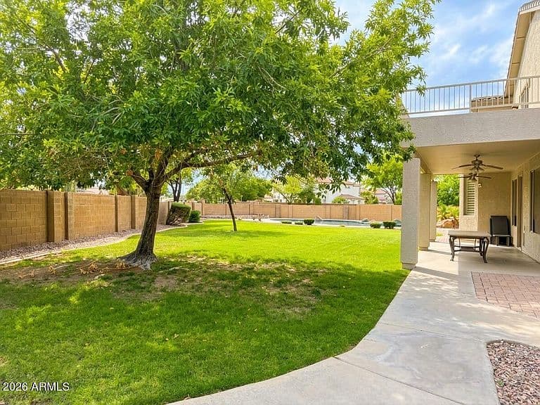 1343 E IVANHOE Street photo 2