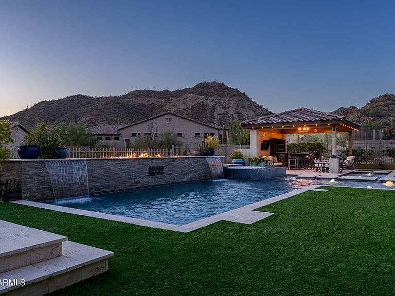 8856 E ROSEDALE Circle photo 1