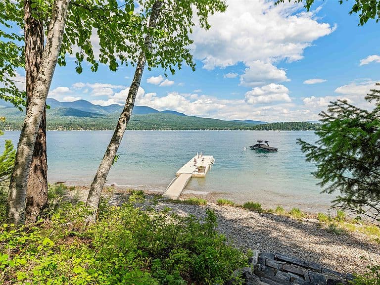 1644 W Lakeshore Dr photo 1