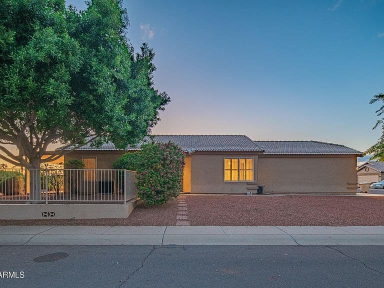 10501 W YUKON Drive photo 3