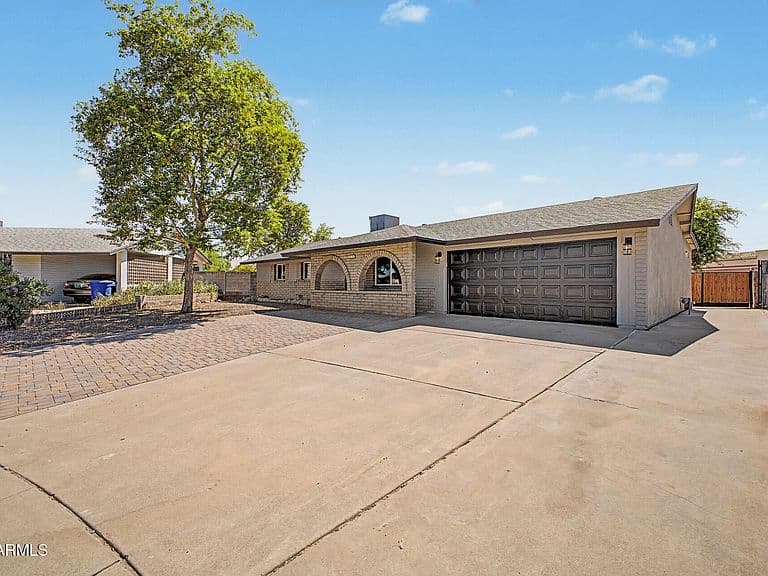 1273 W LA JOLLA Drive photo 3