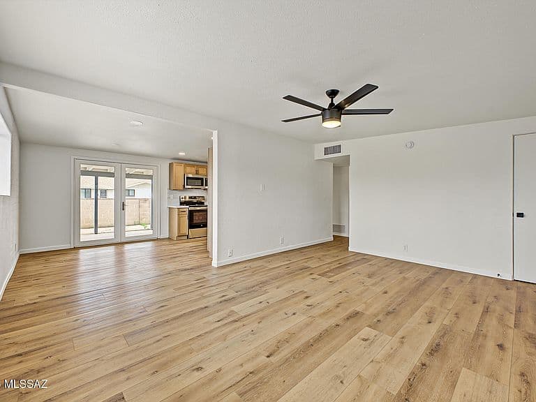 2518 S Del Valle Ave photo 4