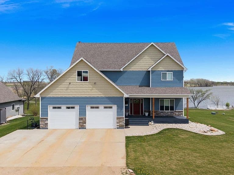 101 Lakeview Dr photo 2