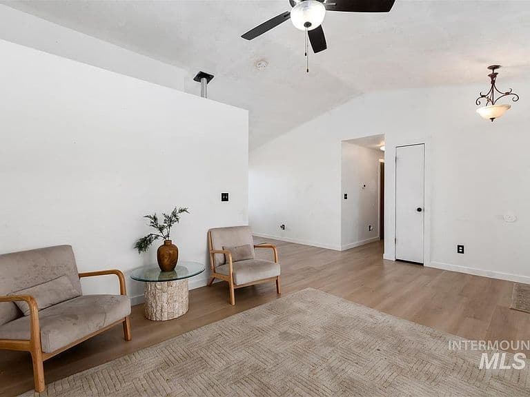 3000 Myrtlewood Way photo 4