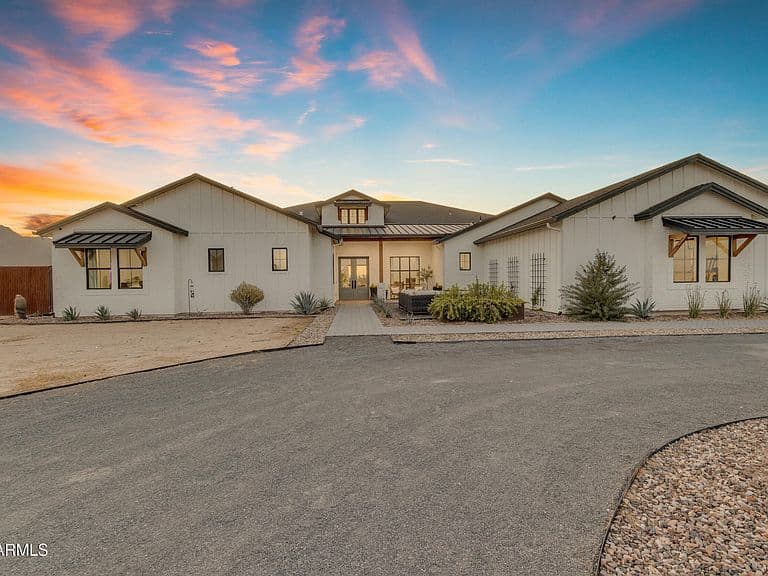 35150 N BELL Road photo 1