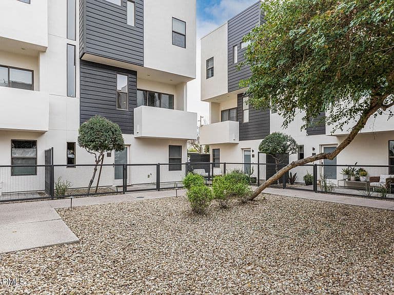 325 E Coronado Rd Unit 13 photo 2