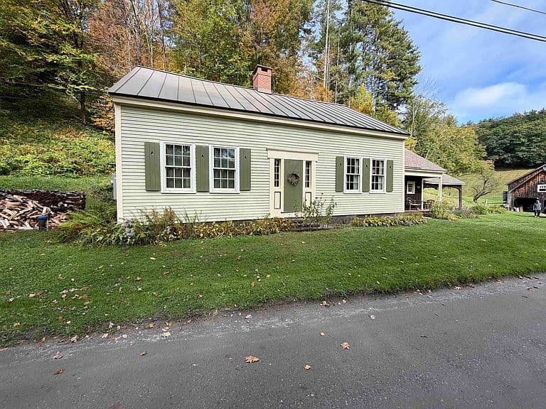 220 Hale Road photo 2