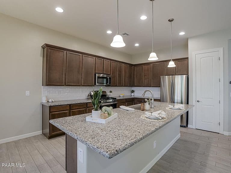 8248 N Sunset Rdg photo 4