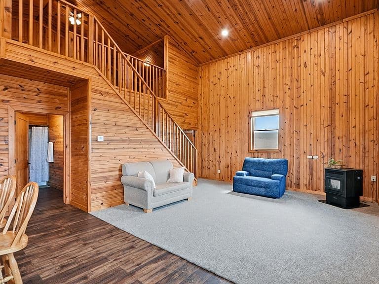 22219 Saddle Rd photo 4