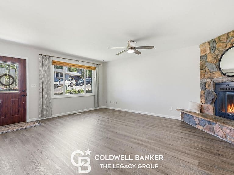 368 Indian Paintbrush St photo 3