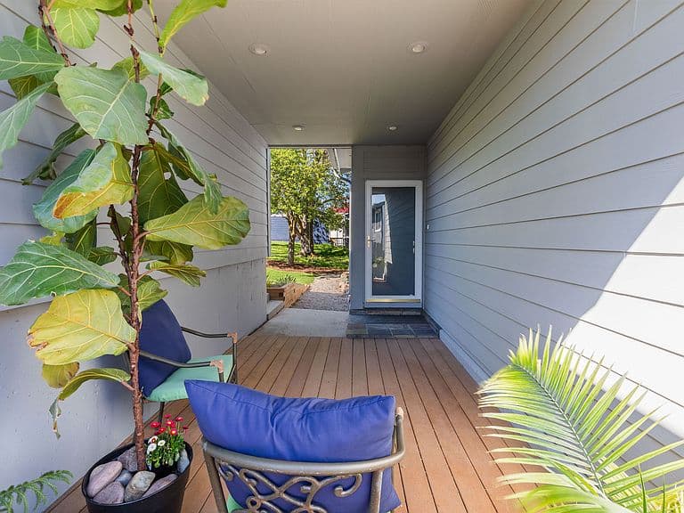 2240 E Vista Dr photo 5