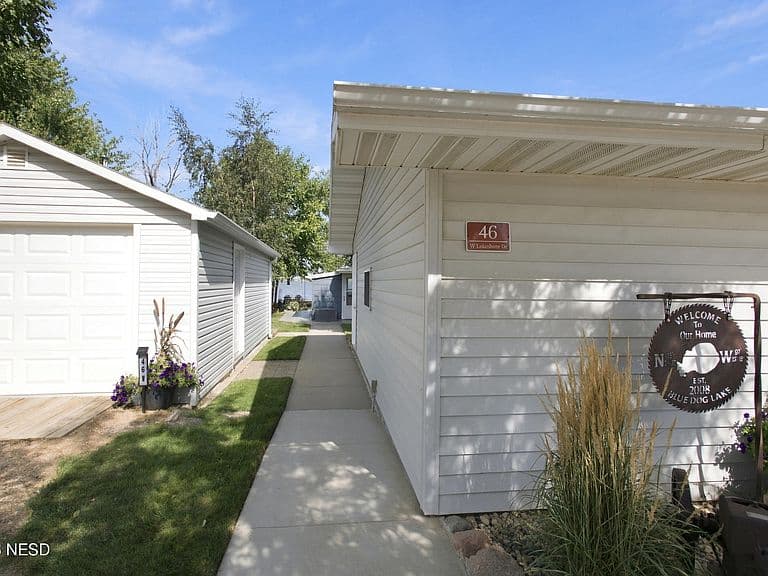 46 W Lakeshore Dr photo 5