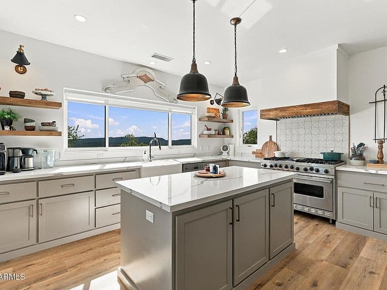 240 N Rocking Horse Road photo 4