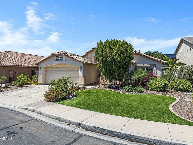 4394 E RUNAWAY BAY Drive photo 2