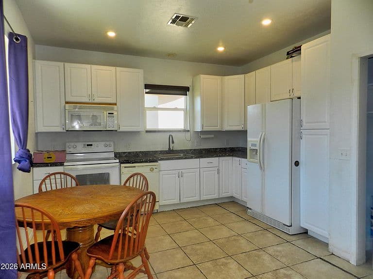 862 E Cherry Hills Way photo 5