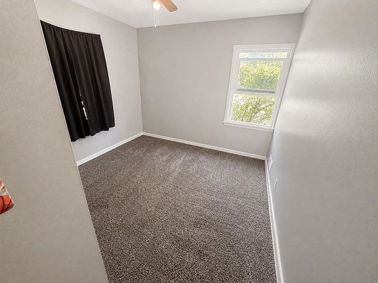 108 Horrocks Dr photo 4