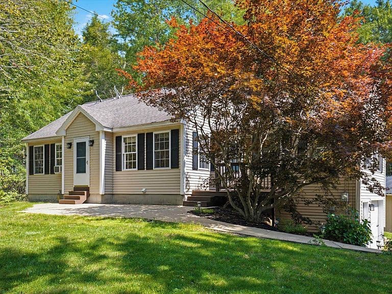 71 Butterfield Road photo 1