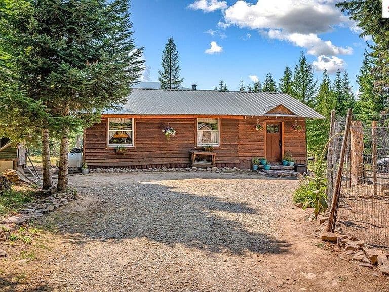 388 Trillium Ln photo 1