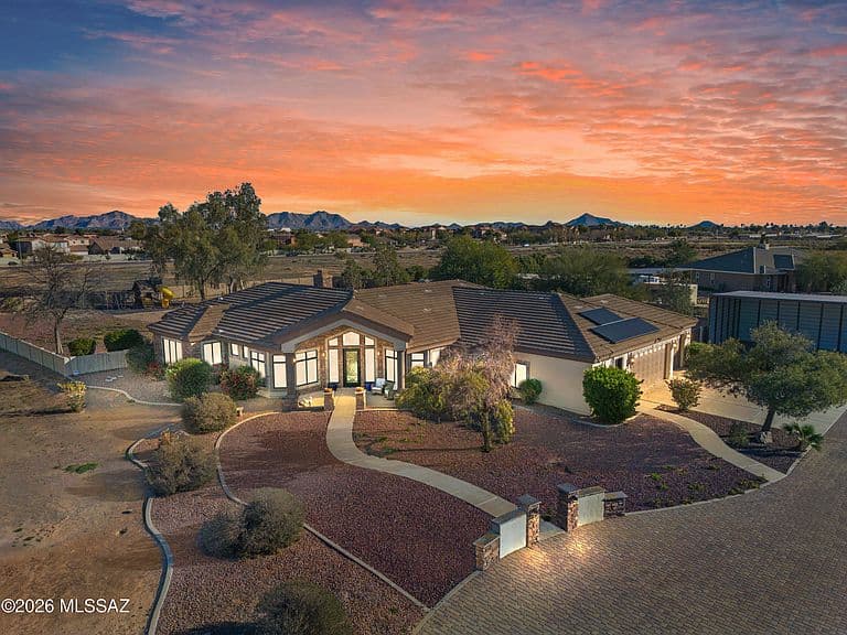 2354 N Casa Grande Ave photo 1