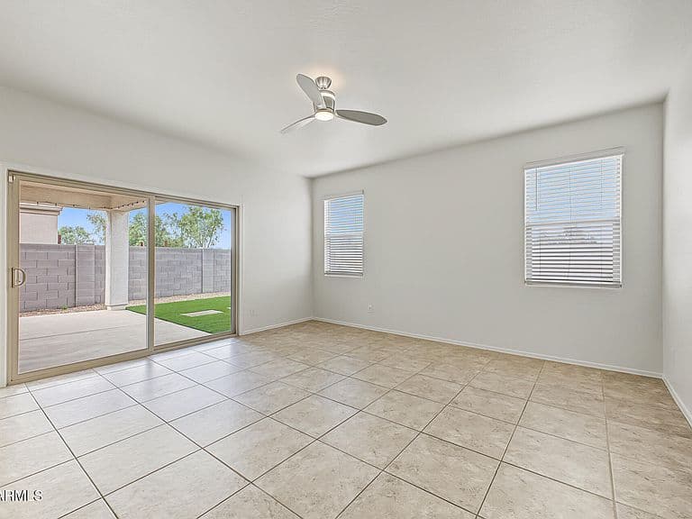 37790 W AMALFI Avenue photo 5