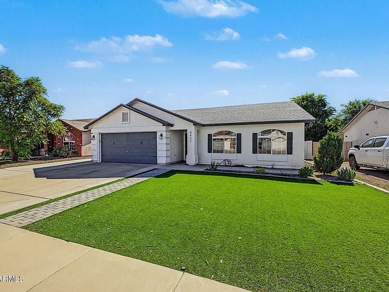 4427 E MEADOW LARK Way photo 4