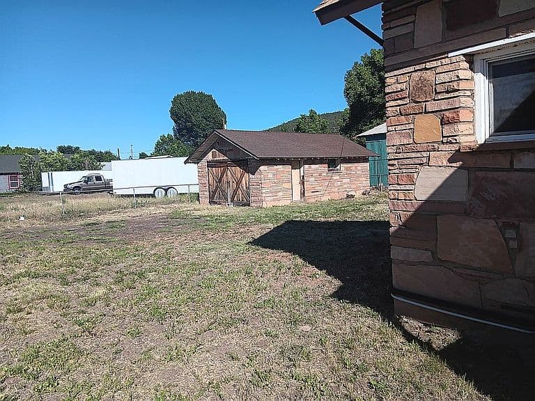 102 E Edison Ave photo 5