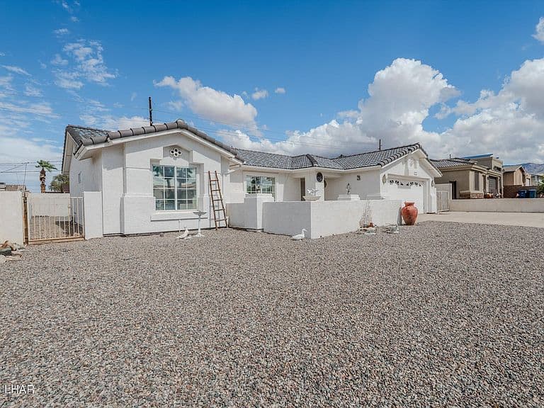 2819 Palo Verde Blvd N photo 4