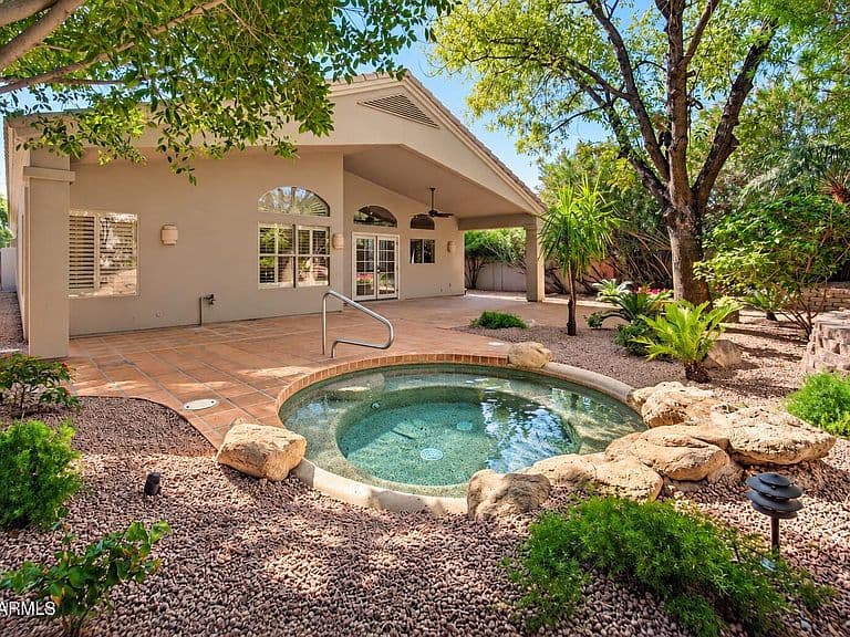 8166 E Rita Drive photo 2