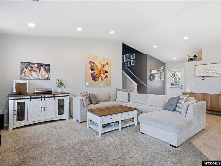 2252 Lexington Ave photo 4