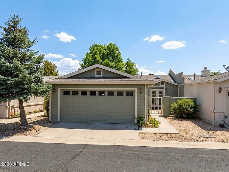 3347 Iris Lane photo 1