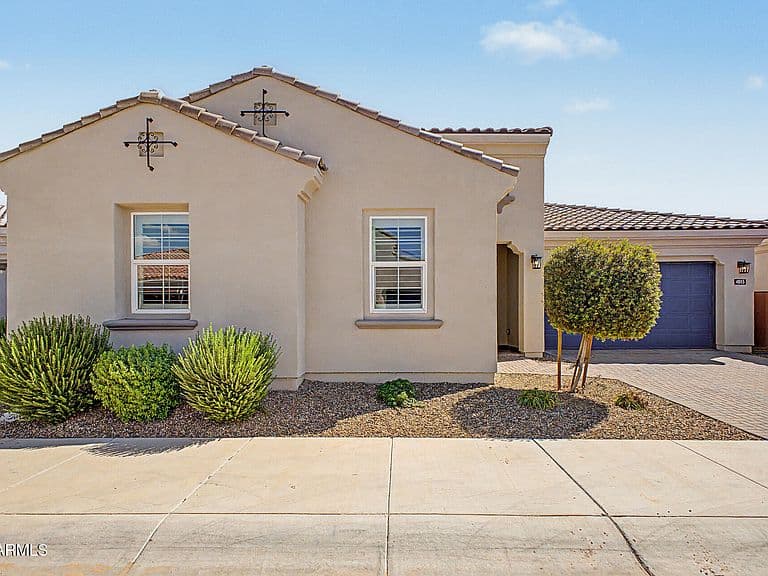 4015 E DAWSON Drive photo 2