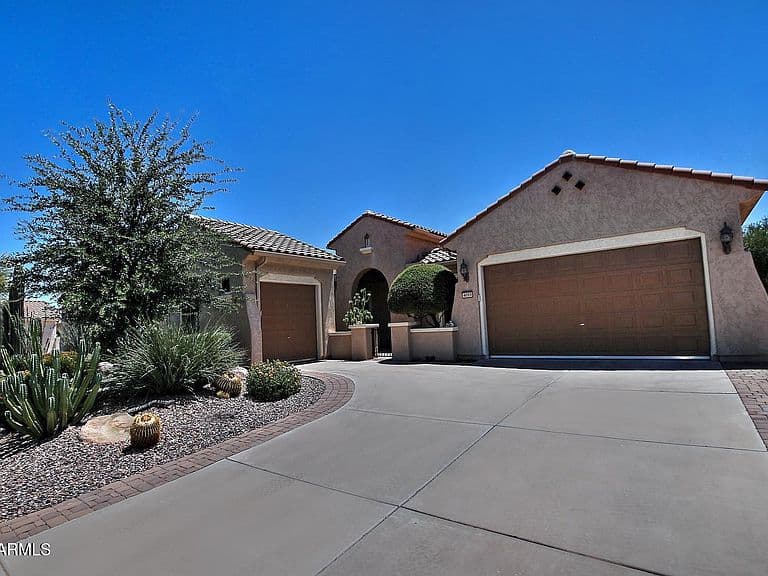 4053 N MONUMENT Drive photo 1