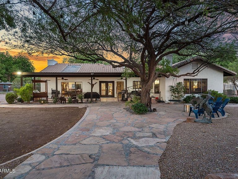 2601 E MESQUITE Street photo 5