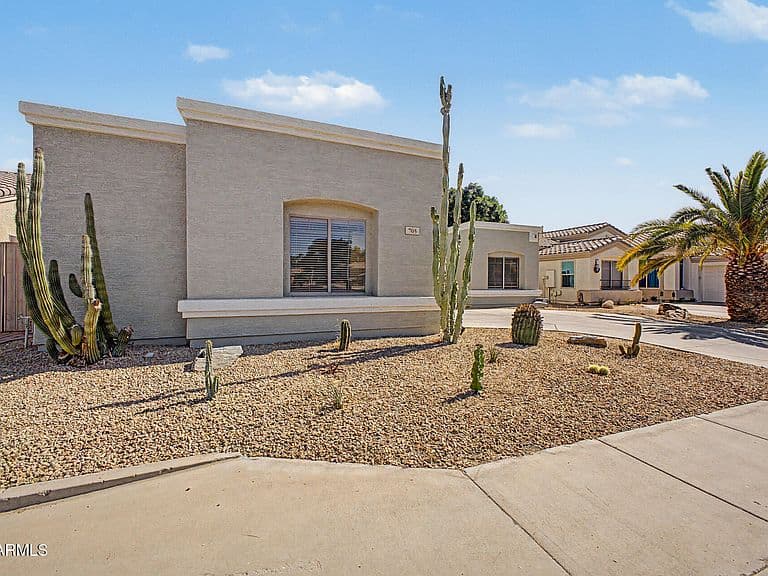 765 W EBONY Way photo 3