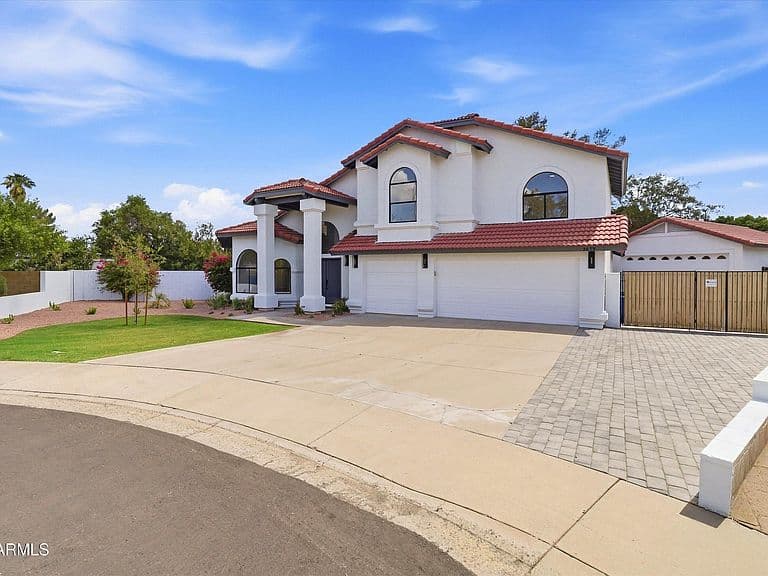 2059 E GLENCOVE Circle photo 3