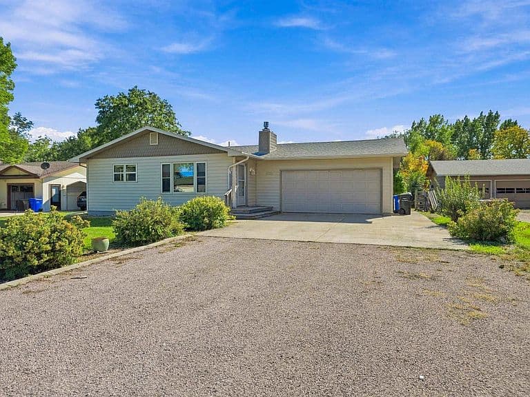 2733 Eden Ln photo 1