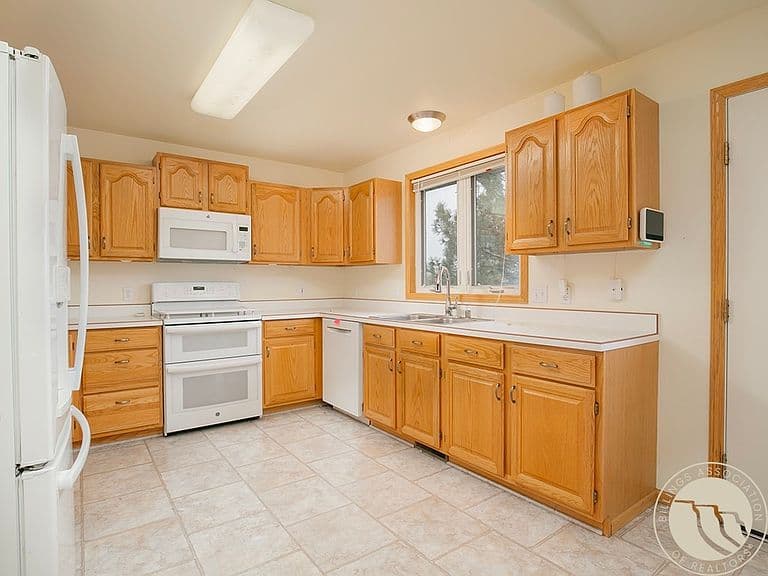 2408 Brook Hollow Dr photo 2