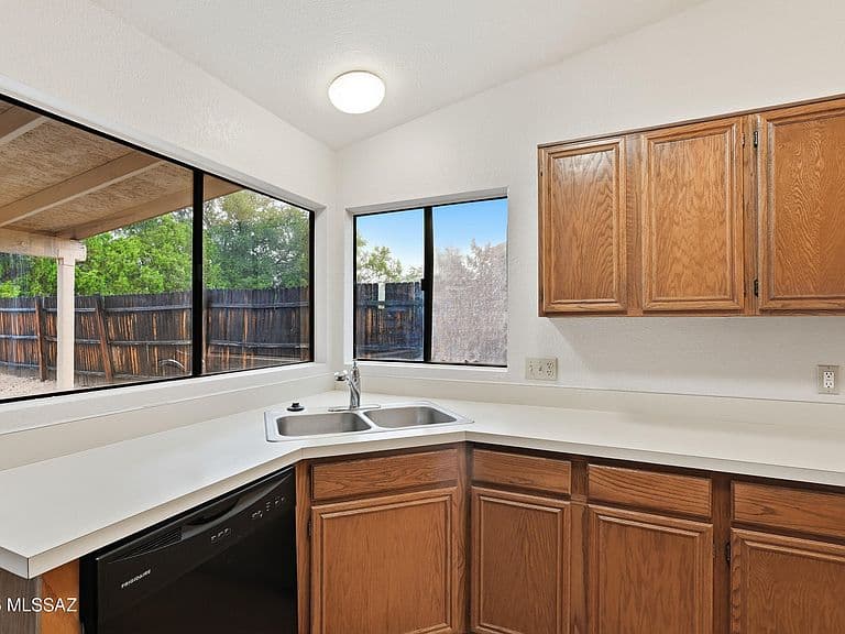 2570 W Sunset Rd photo 5