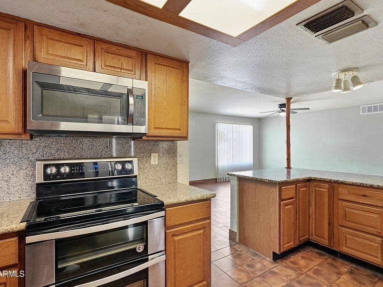 3416 E EDGEWOOD Avenue photo 3